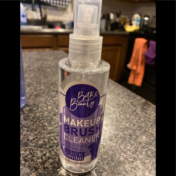 🆕Bath & Beauty makeup brush cleaner - Picture 1 of 1